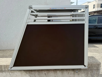 Gebrauchte Hundetransportbox von Schmidt Fahrzeugbau – Sehr guter Zustand